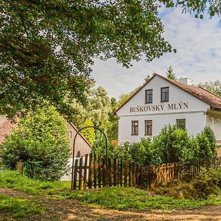 Buskovsky Mlyn 1580 Hotell Dolní Bousov Eksteriør bilde