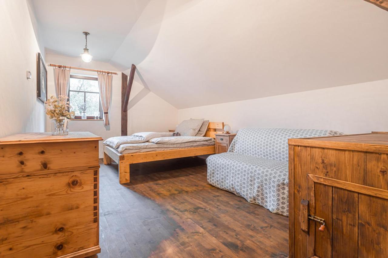 Buskovsky Mlyn 1580 Hotell Dolní Bousov Eksteriør bilde