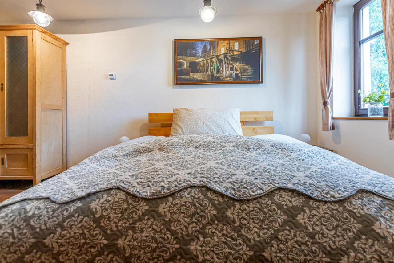 Buskovsky Mlyn 1580 Hotell Dolní Bousov Eksteriør bilde