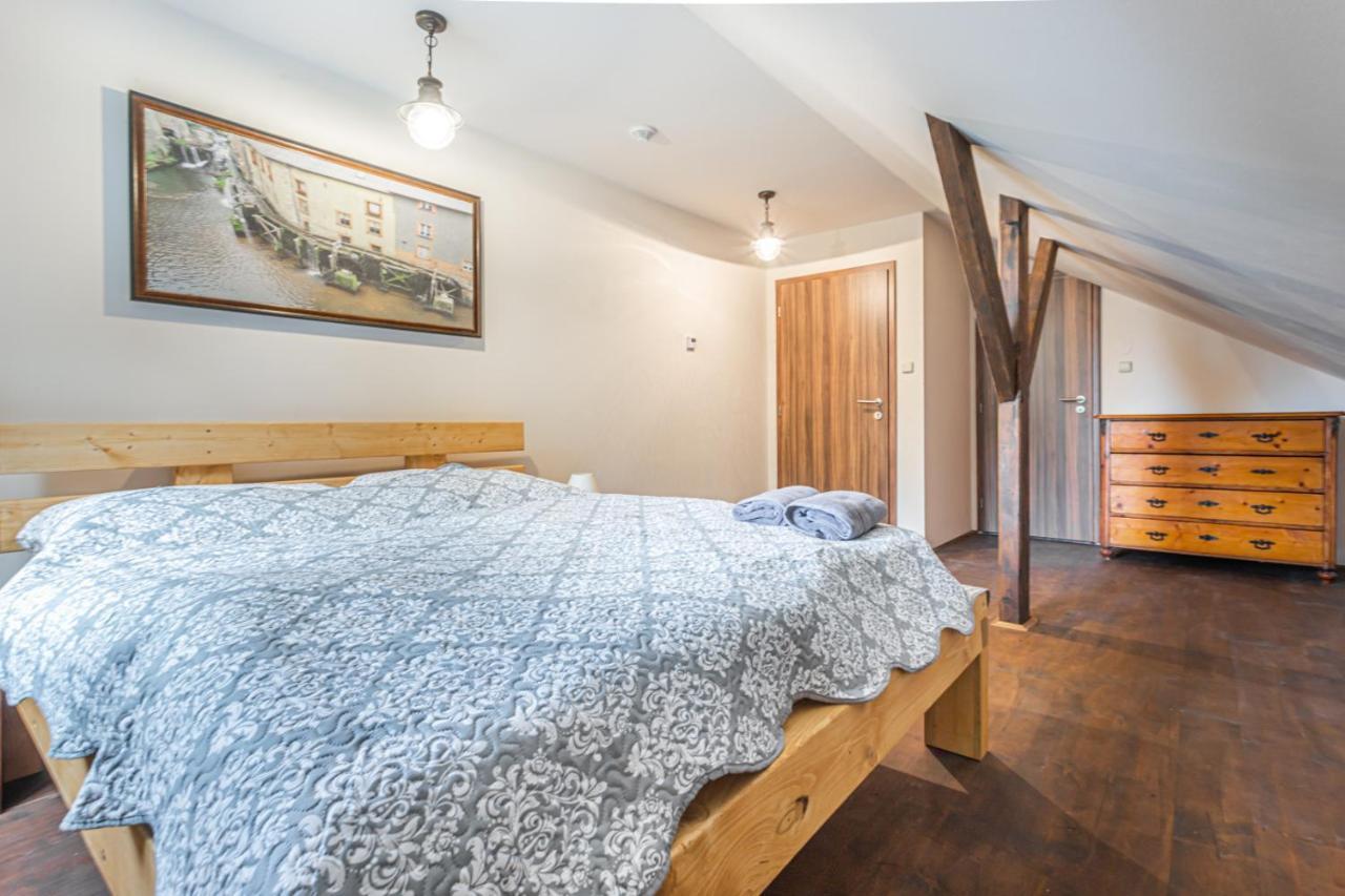 Buskovsky Mlyn 1580 Hotell Dolní Bousov Eksteriør bilde