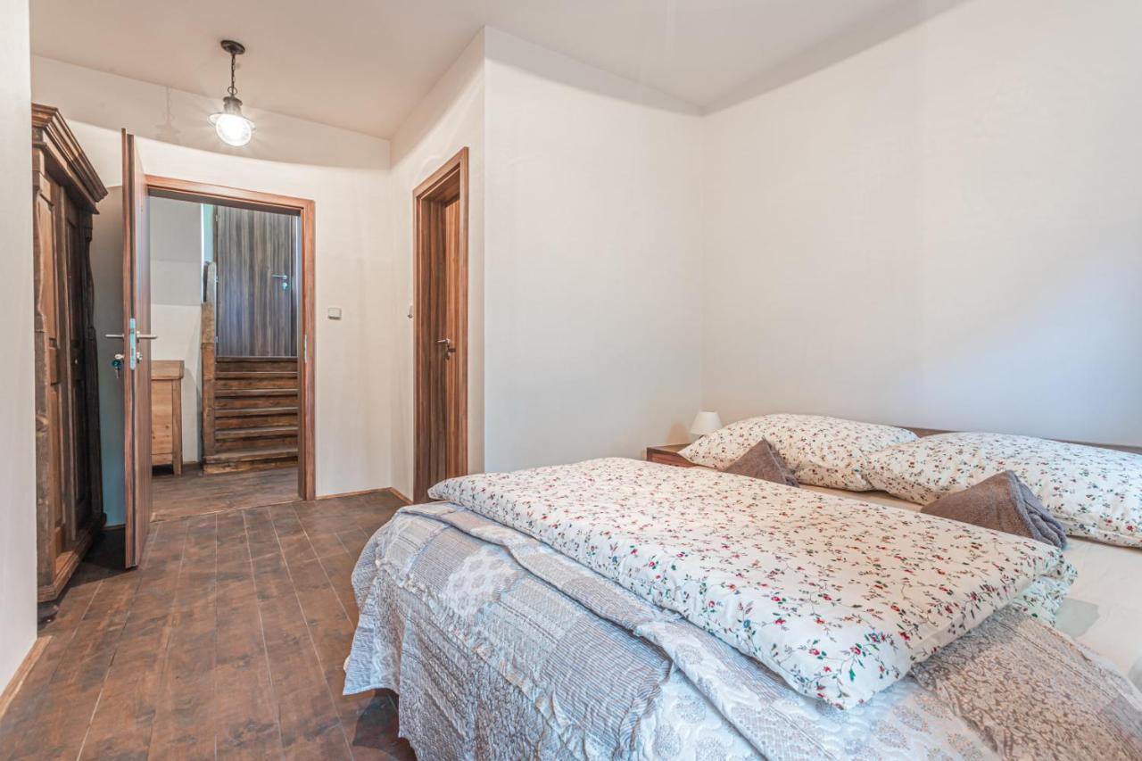 Buskovsky Mlyn 1580 Hotell Dolní Bousov Eksteriør bilde